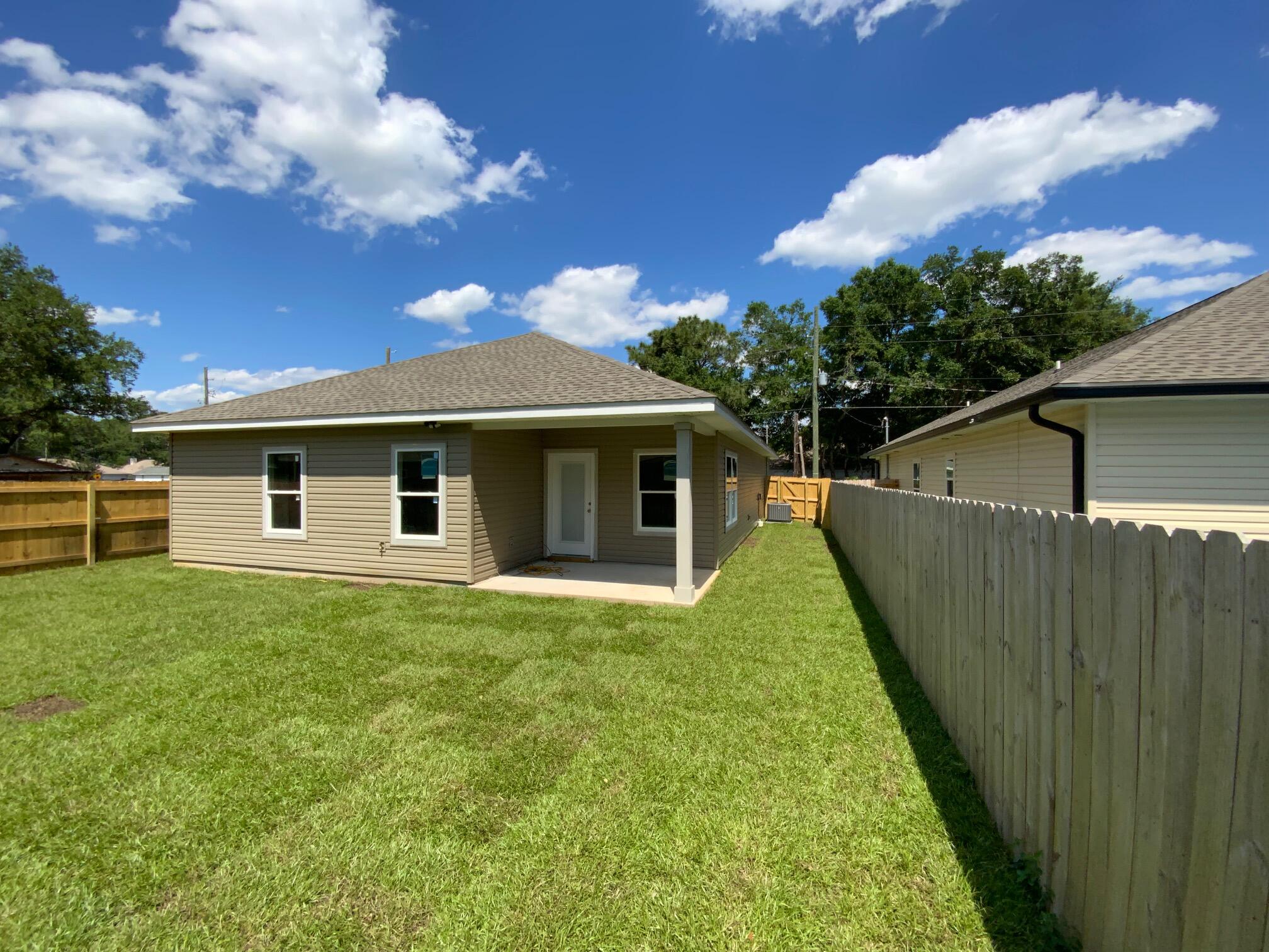 91 Hawkins Road Fort Walton Beach, FL 32547 - Photo 4 of 14 IMG_0513