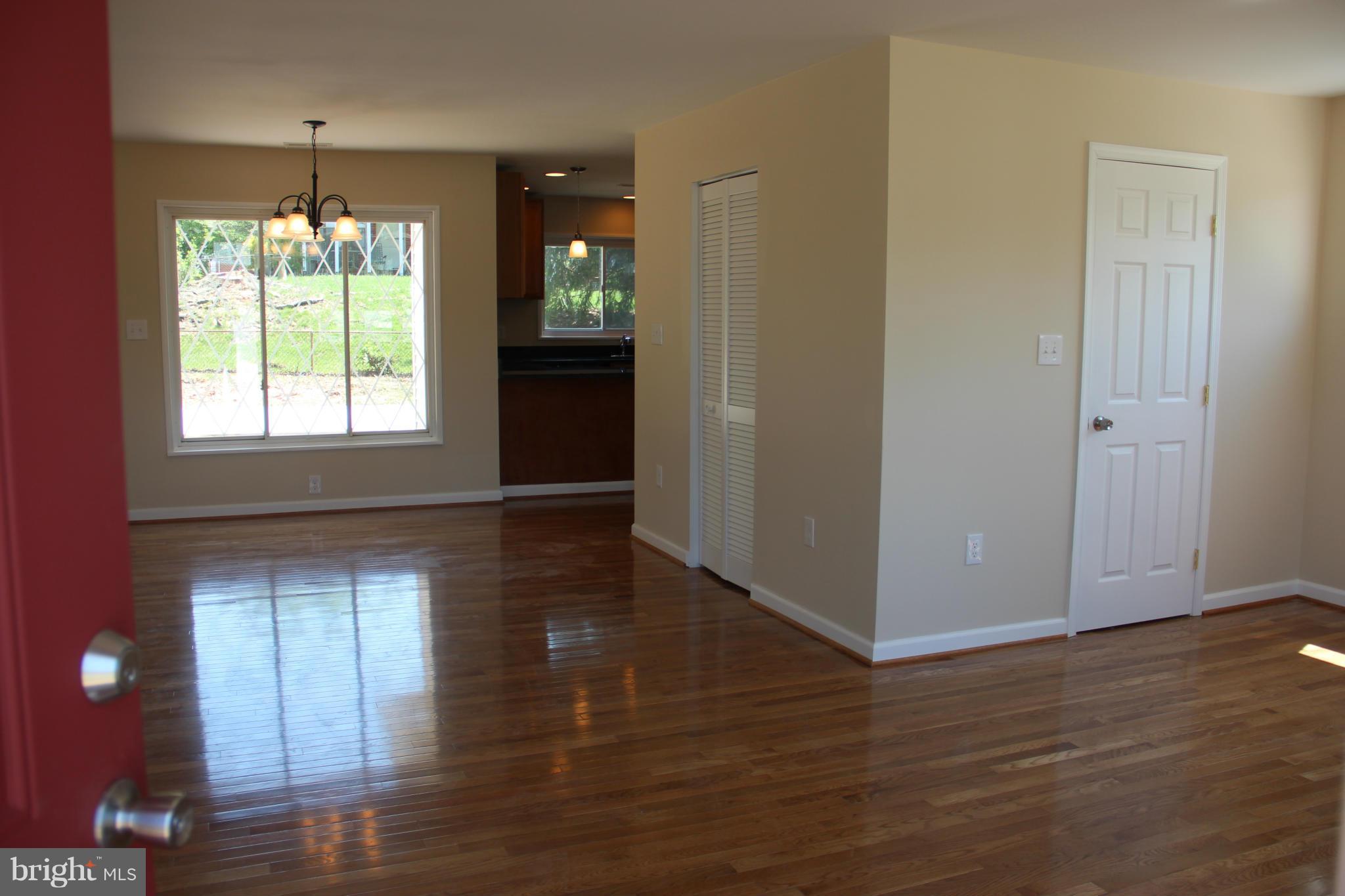 923 Sedgley Road Baltimore, MD 21228 - Photo 4 of 14 Interior (General)