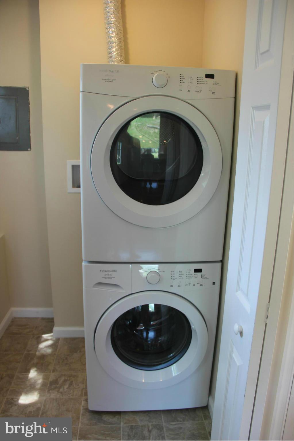 923 Sedgley Road Baltimore, MD 21228 - Photo 7 of 14 Laundry Room