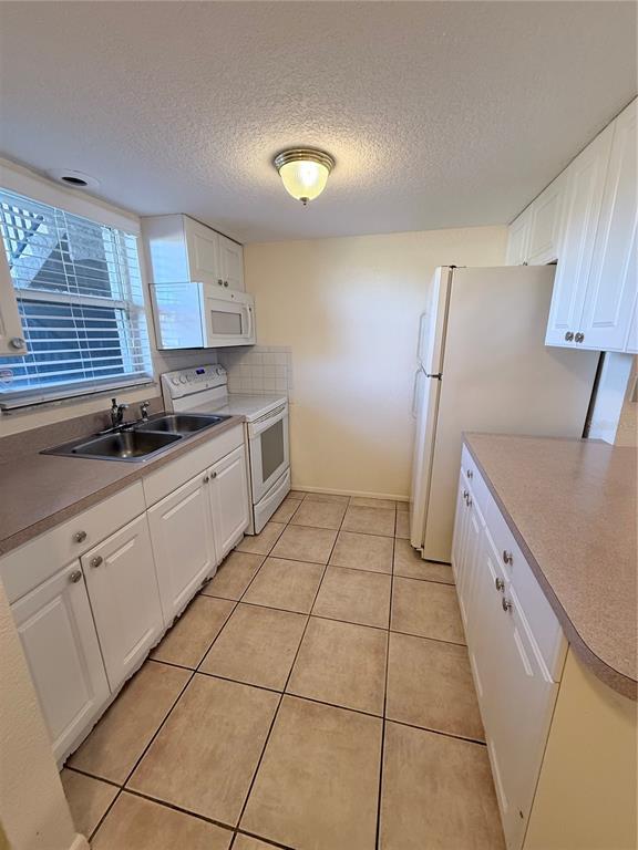 2845 Magdalina Drive, Unit 2 Punta Gorda, FL 33950 - Photo 3 of 10