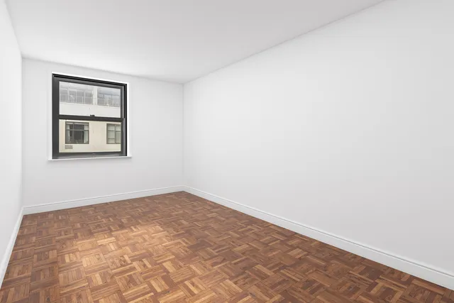 $1,250,000 | 137 Barrow Street, Unit 5A | West Village