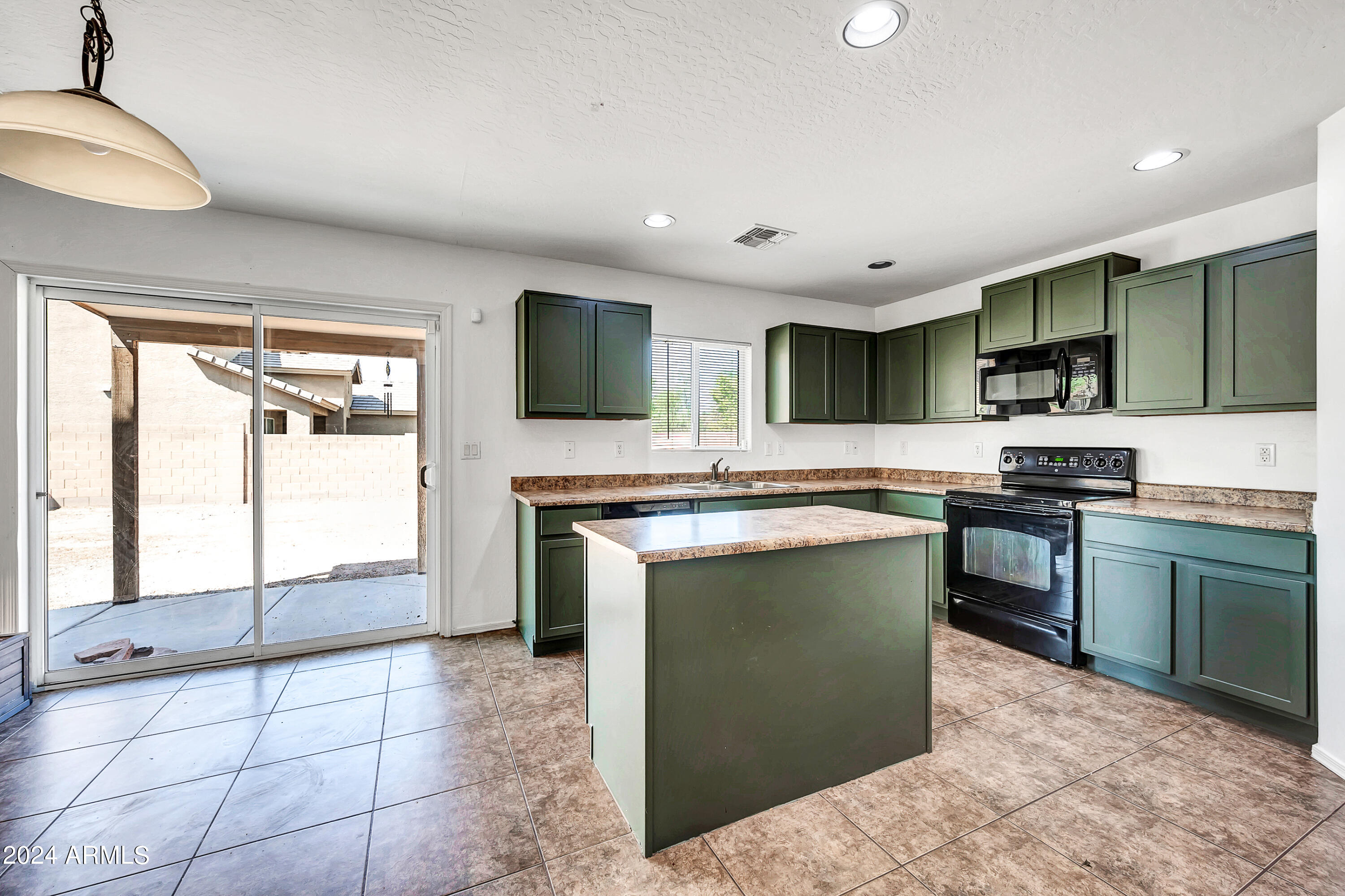 28132 North Superior Road San Tan Valley, AZ 85143 - Photo 2 of 27 28132 N Superior Rd-13