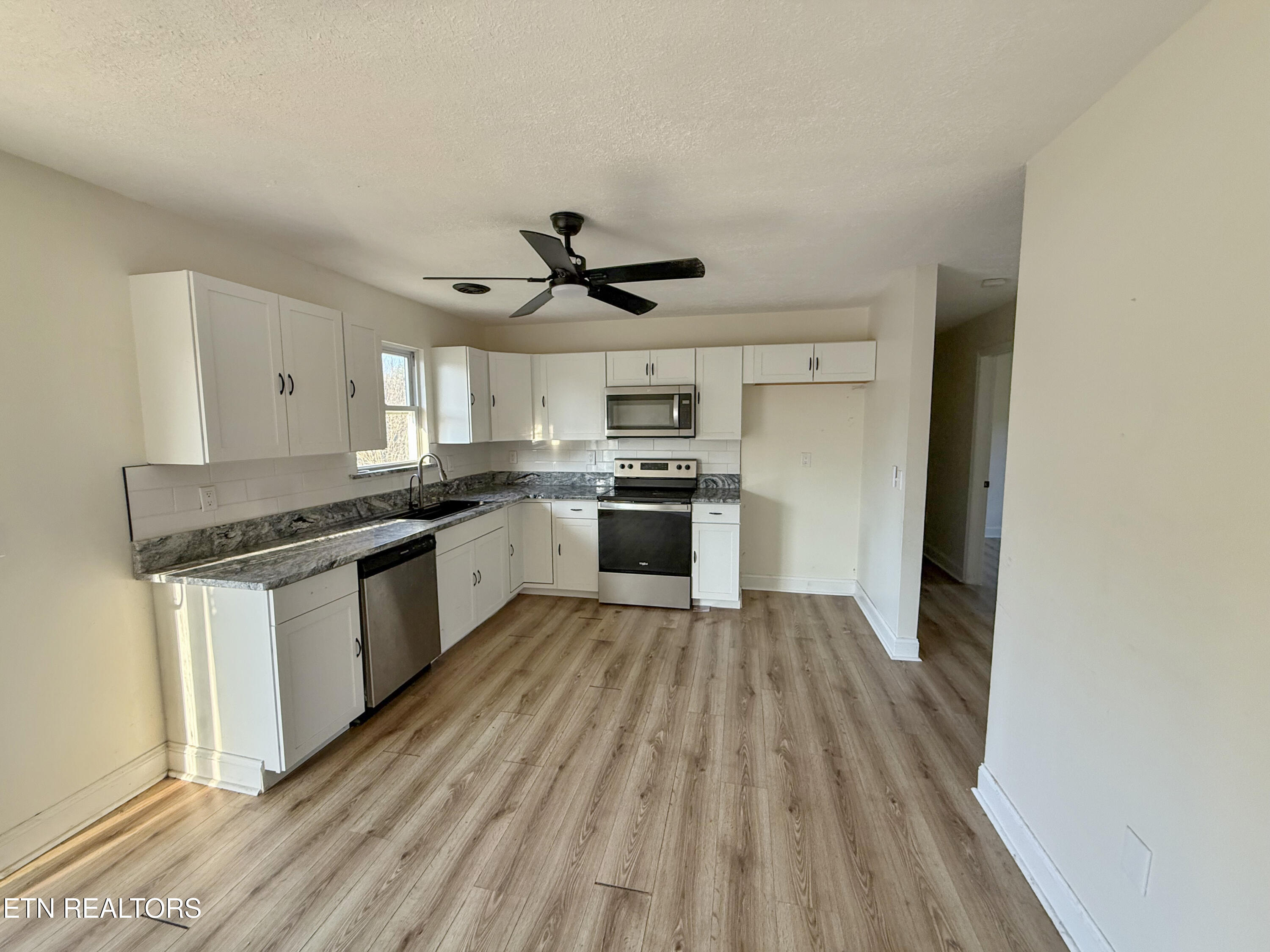 8075 Highway 63 Speedwell, TN 37870 - Photo 5 of 14 IMG_1682
