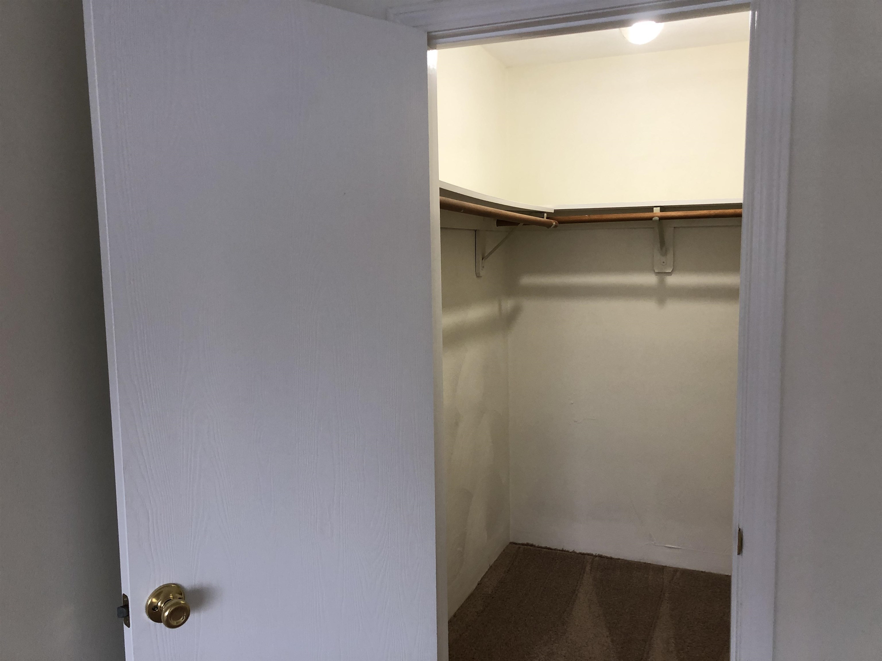 383 Huse Road, Unit 6 Manchester, NH 03103 - Photo 31 of 40
