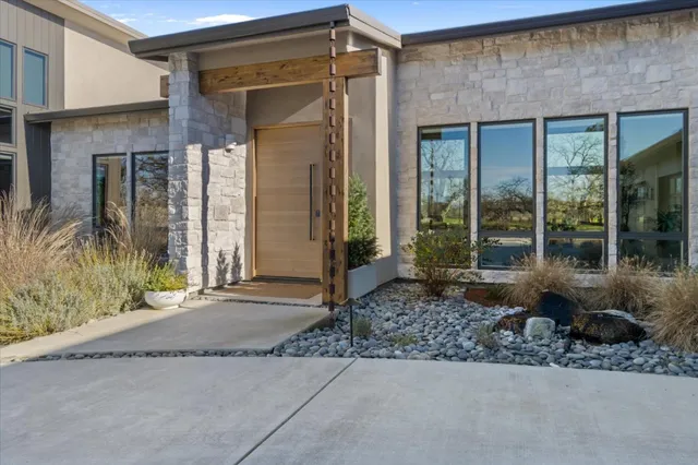 a house view with a outdoor space