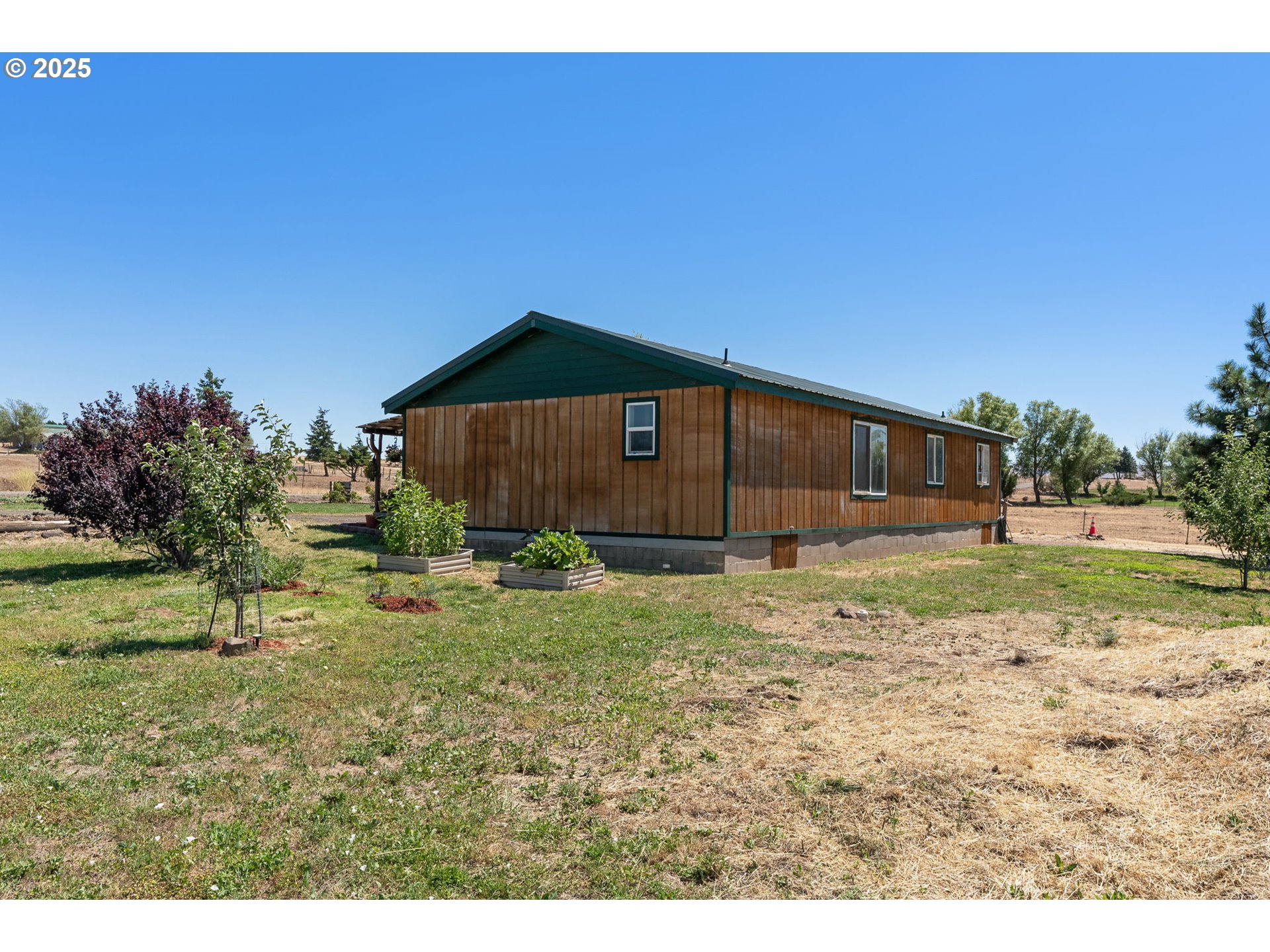 115 Sunset Drive Goldendale, WA 98620 - Photo 33 of 48 a backyard of a house