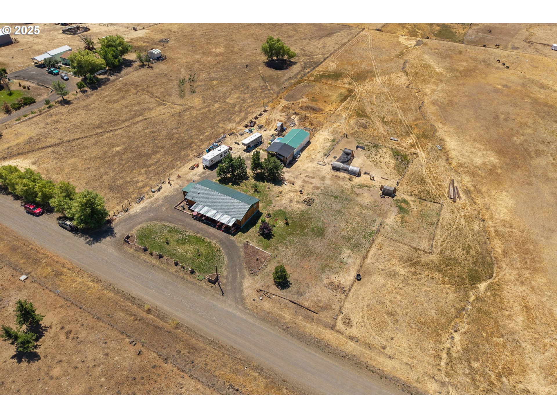 115 Sunset Drive Goldendale, WA 98620 - Photo 35 of 48 an aerial view of residential house with beach