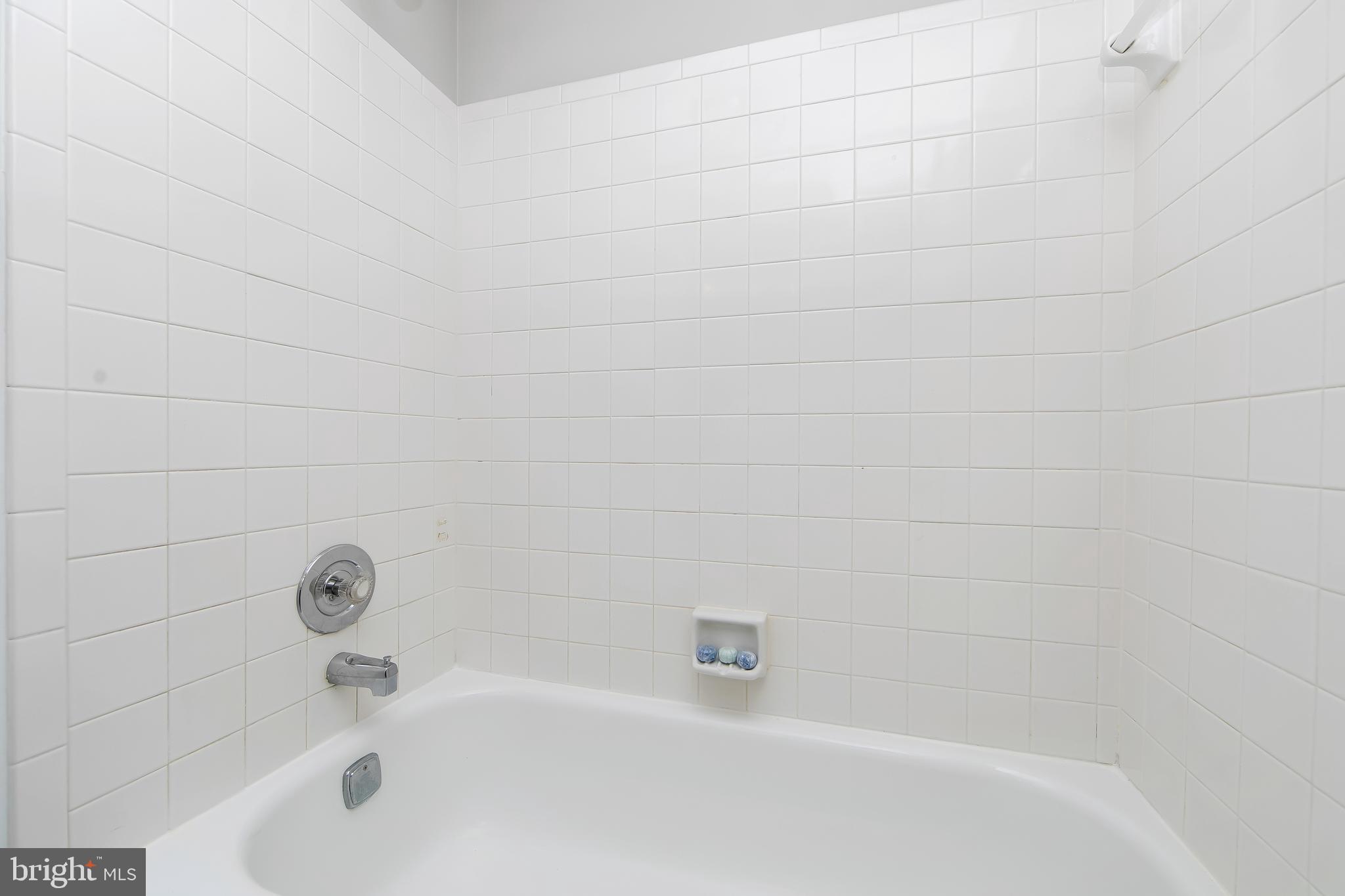 8 Inverness Circle Marlton, NJ 08053 - Photo 17 of 39 a bathroom with bathtub