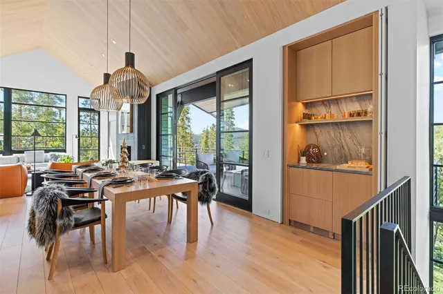a view of a livingroom with furniture window and outside view