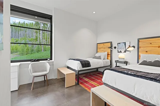 a view of entryway and hall