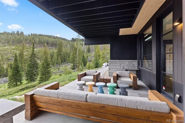 a view of walk in closet