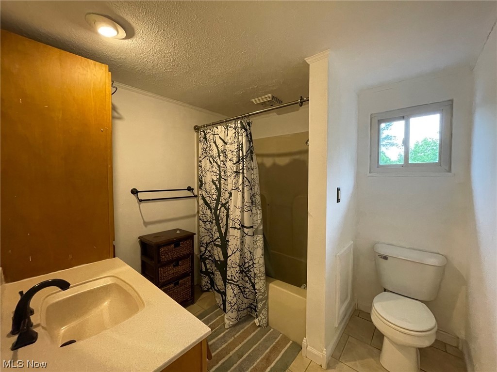 402 Summit Road Marietta, OH 45750 - Photo 20 of 24 Full Bath