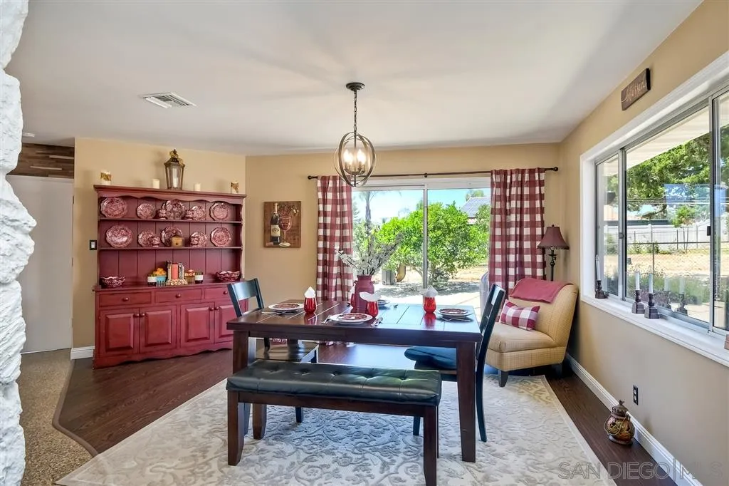 1651 Highlands View Road Alpine, CA 91901 - Photo 7 of 25 a view of a livingroom with furniture