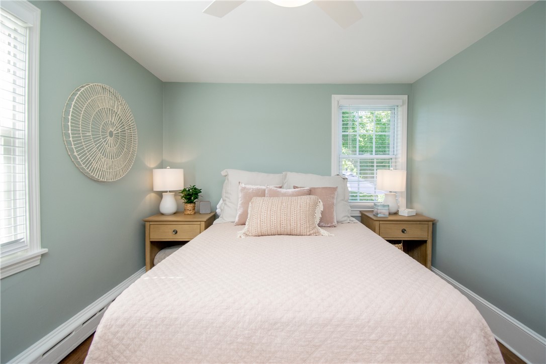 17 Rosedale Court Middletown, RI 02842 - Photo 15 of 40 First Floor Queen