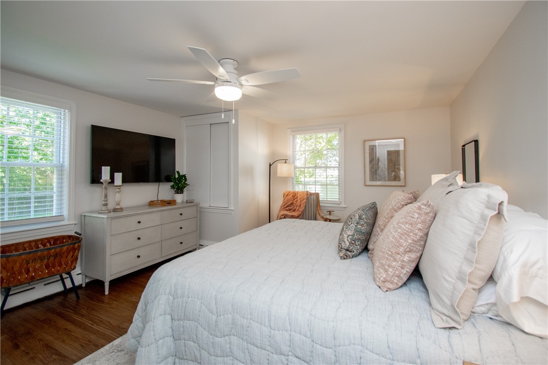 17 Rosedale Court Middletown, RI 02842 - Photo 18 of 40 First Floor King