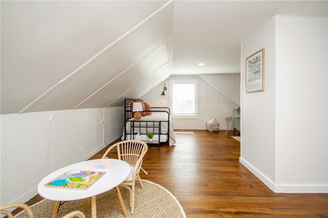 17 Rosedale Court Middletown, RI 02842 - Photo 21 of 40 Second Floor Den