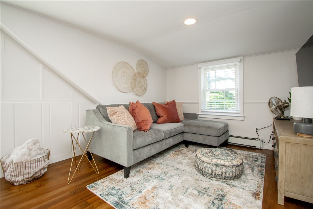 17 Rosedale Court Middletown, RI 02842 - Photo 23 of 40 Second Floor Den