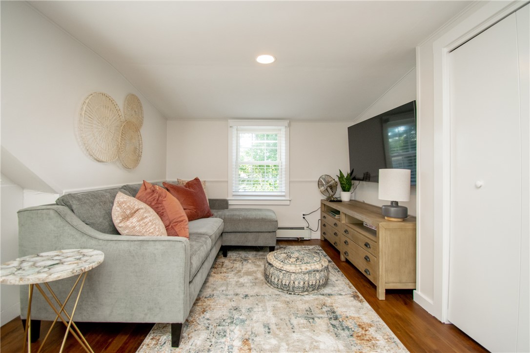 17 Rosedale Court Middletown, RI 02842 - Photo 24 of 40 Second Floor Den