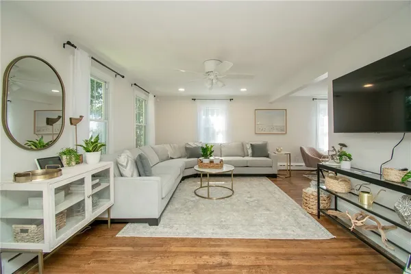 $3,950 | 17 Rosedale Court, Middletown, RI 02842