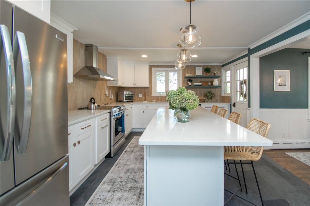 17 Rosedale Court Middletown, RI 02842 - Photo 9 of 40 Kitchen