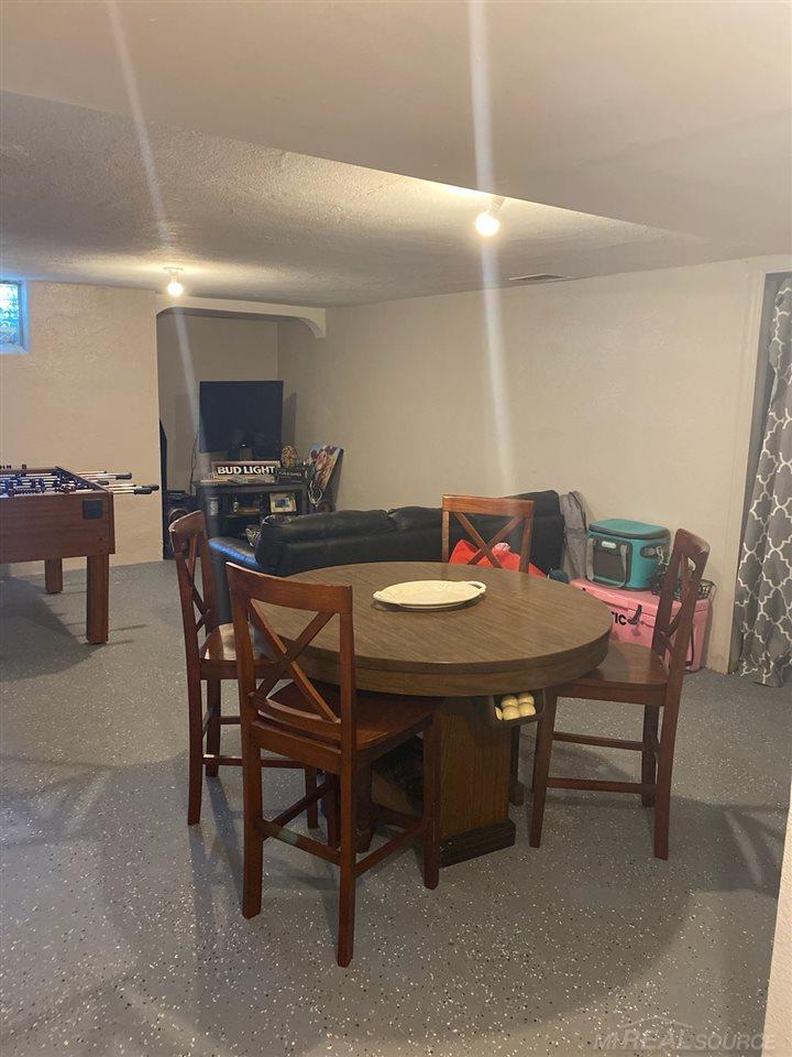 6 Utica Road Pontiac, MI 48341 - Photo 10 of 15