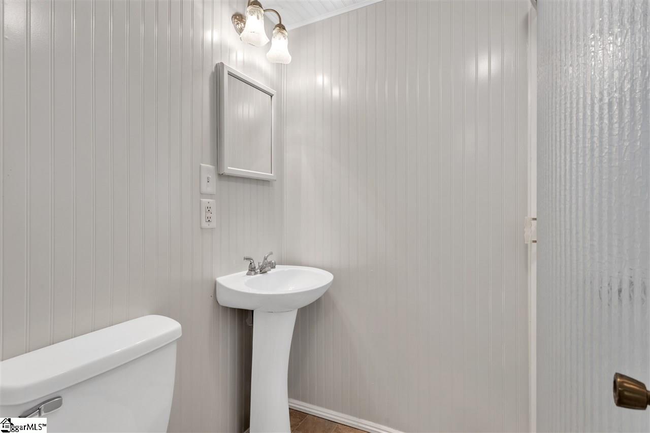 11 South Franklin Road Greenville, SC 29609 - Photo 16 of 24 Gallery Image 16