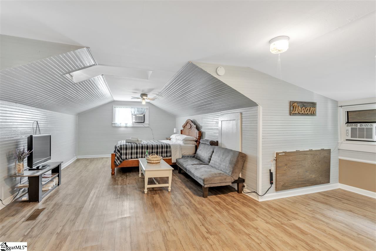 11 South Franklin Road Greenville, SC 29609 - Photo 18 of 24 Gallery Image 18