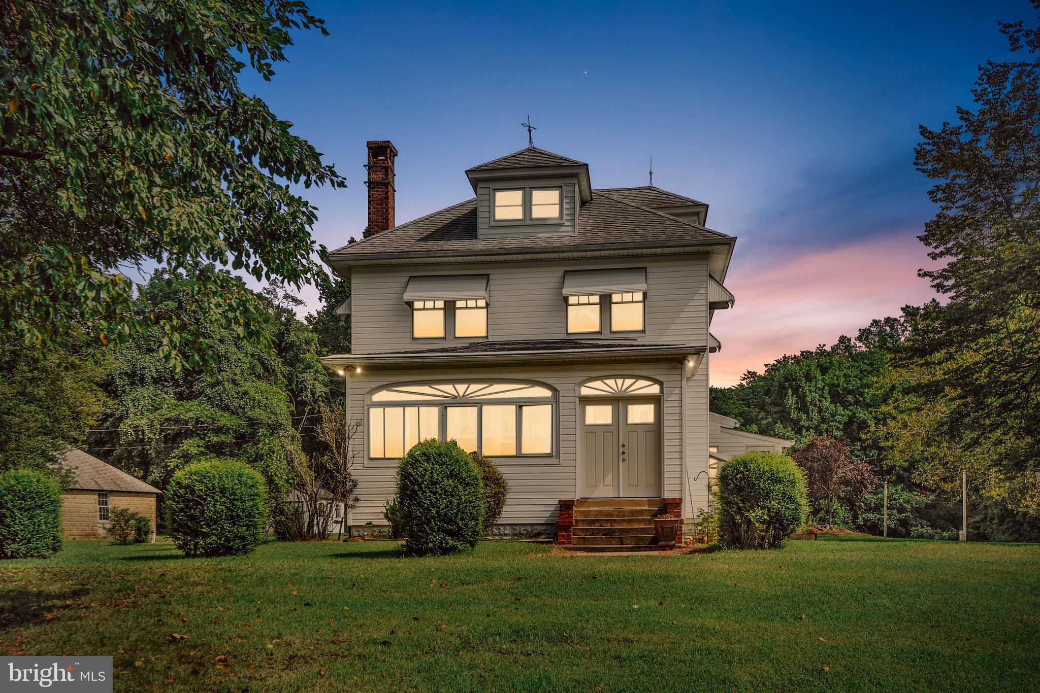 502 Ferry Point Road Annapolis, MD 21403 - Photo 2 of 28 Enjoy your evenings with a private wooded view