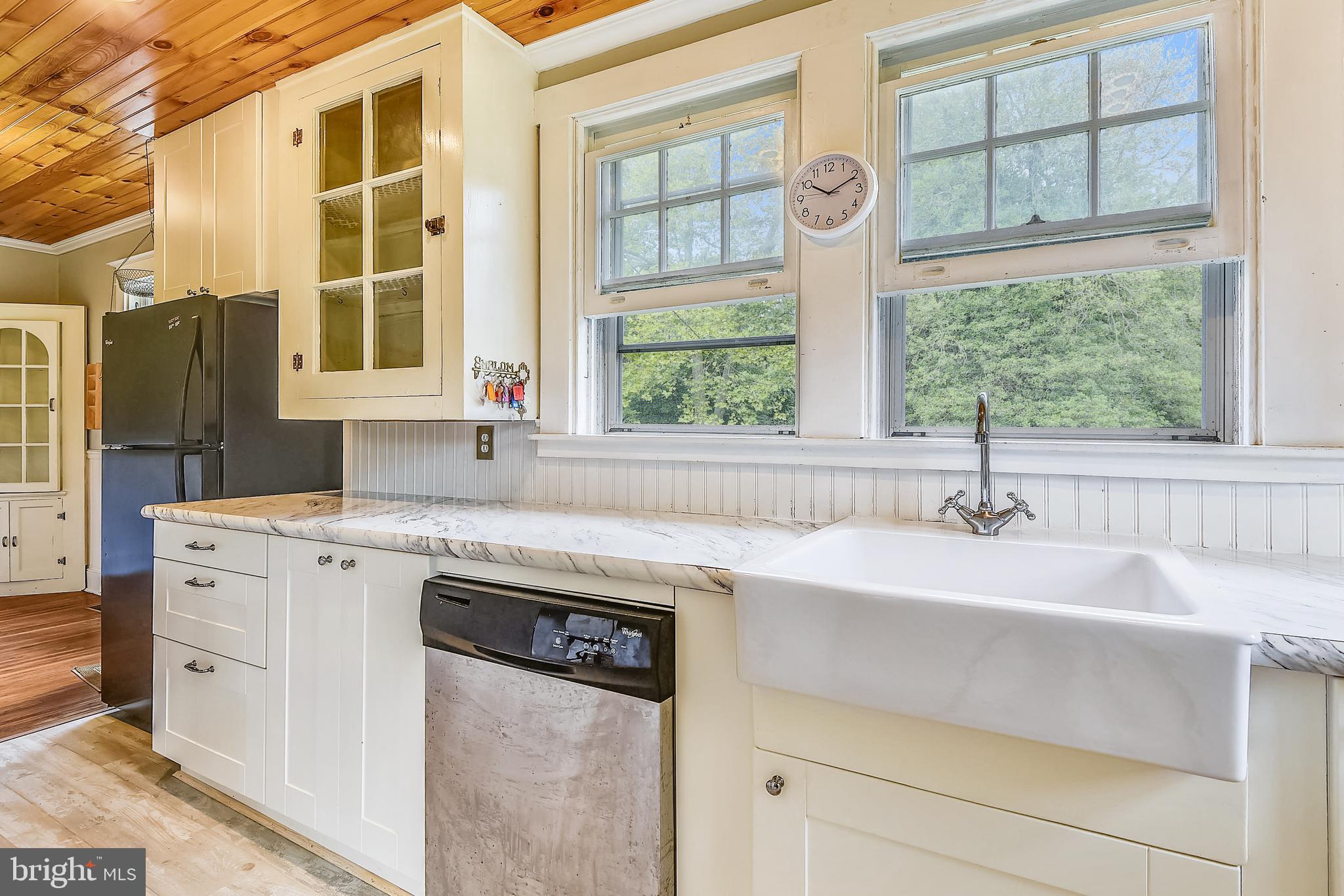 502 Ferry Point Road Annapolis, MD 21403 - Photo 18 of 28 Country kitchen