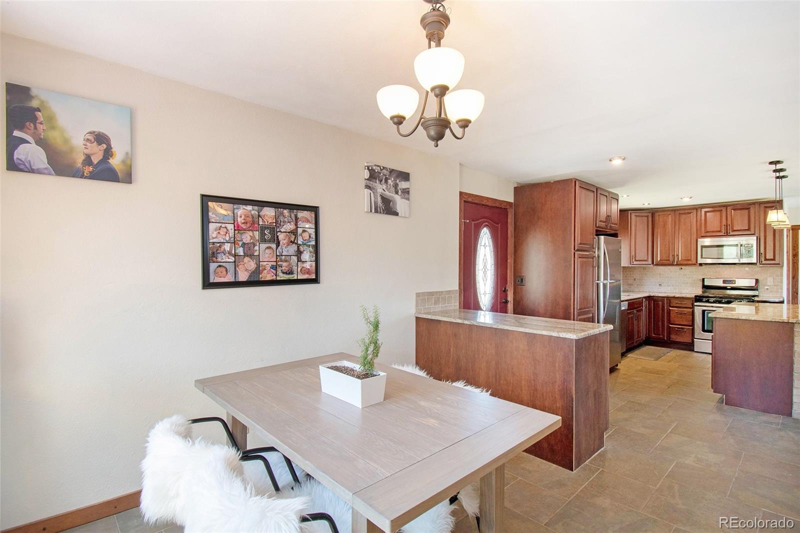 31480 Hilltop Road Golden, CO 80403 - Photo 9 of 25 Gallery Image 9