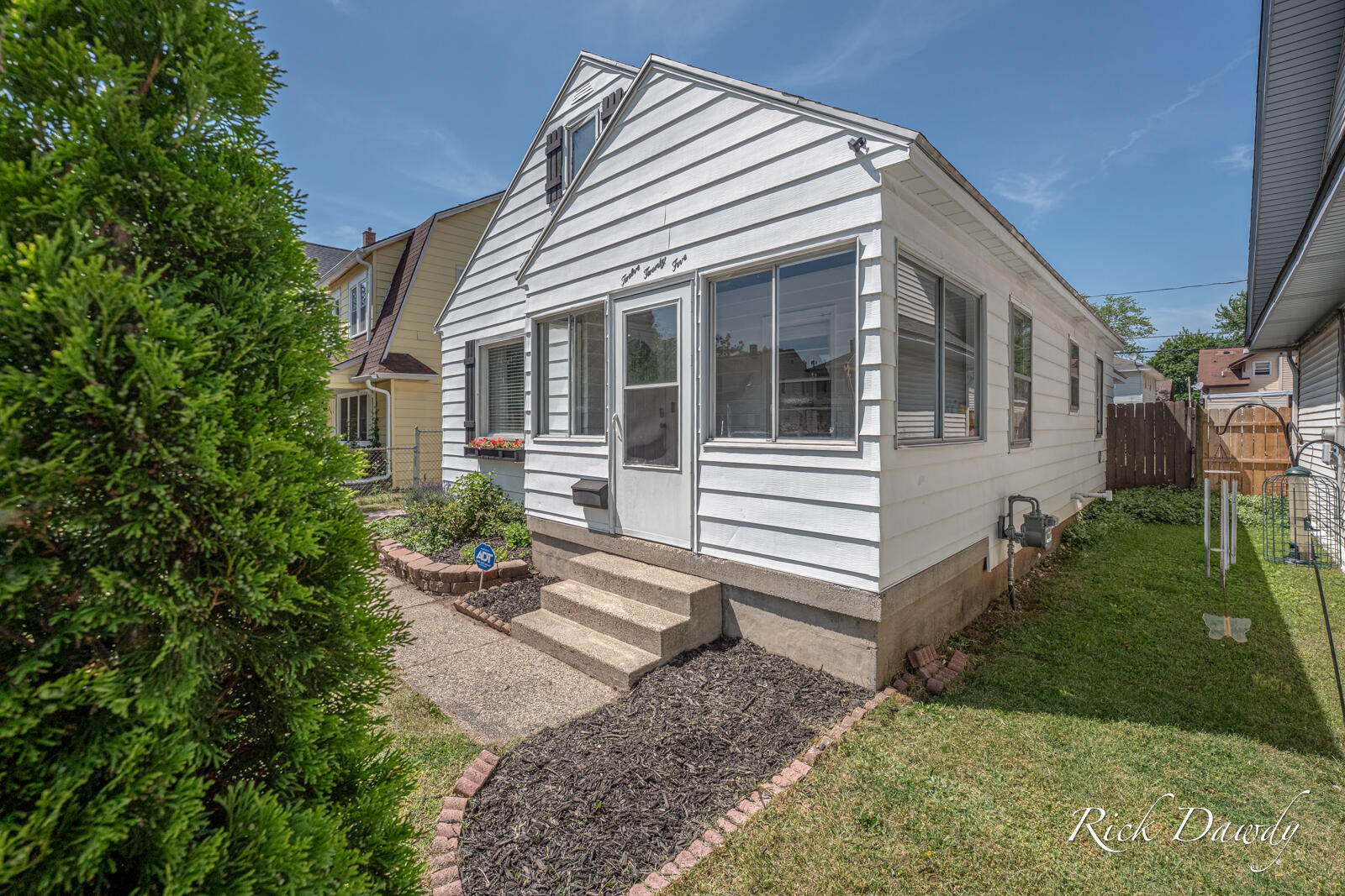 1225 Rathbone Street Southwest Wyoming, MI 49509 - Photo 2 of 22 1225 Rathbone-29