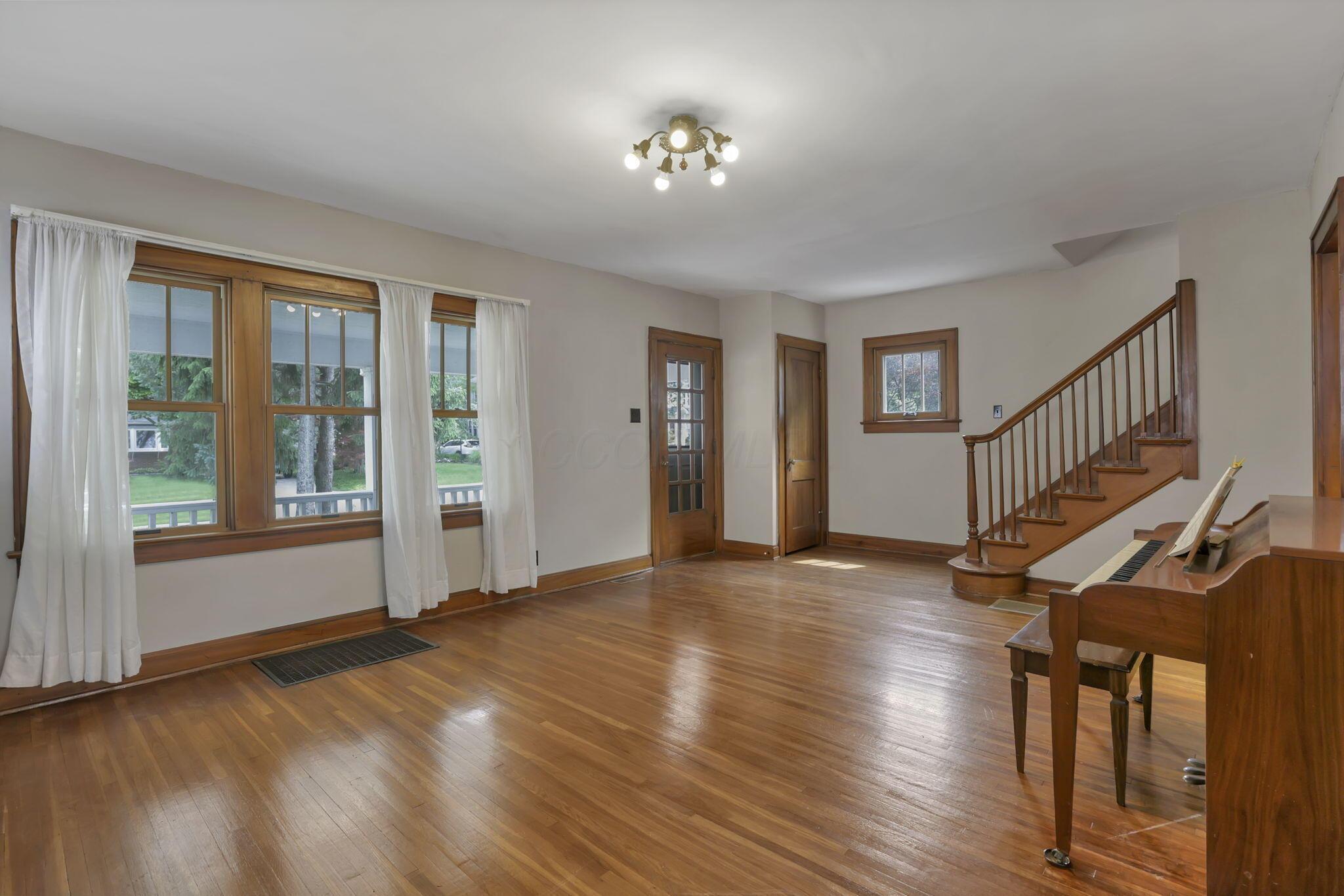 79 Westwood Road Columbus, OH 43214 - Photo 8 of 38 5-web-or-mls-4E7A8140