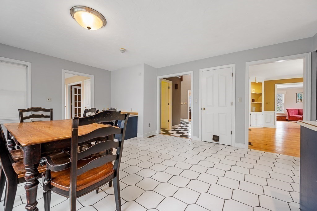 40 Country Road Holliston, MA 01746 - Photo 7 of 37 Gallery Image 7
