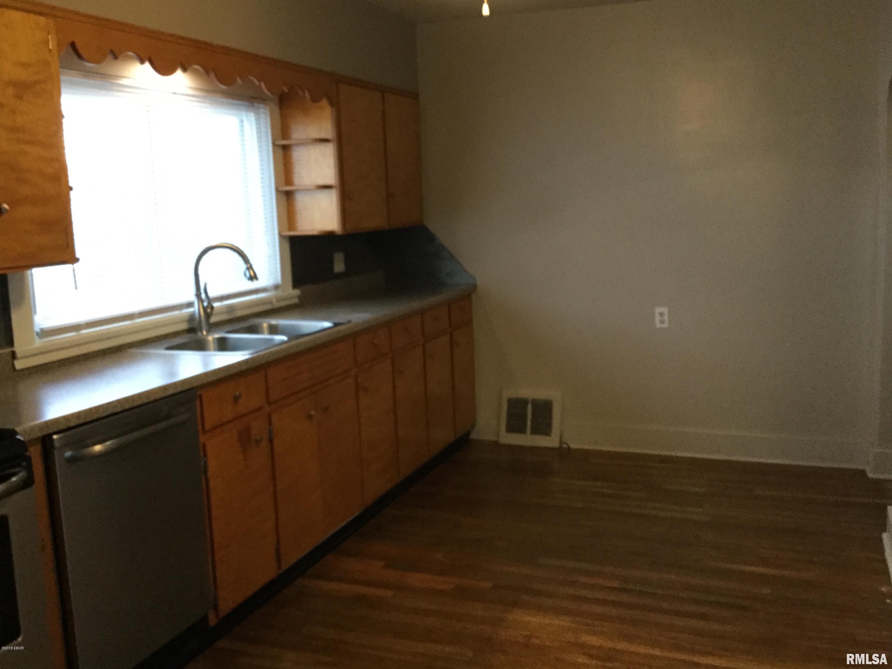 403 Morgan Street Anna, IL 62906 - Photo 9 of 23 Gallery Image 9