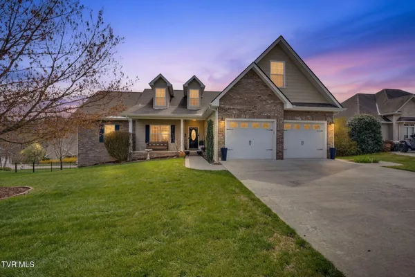 $699,900 | 121 Springwinds Loop, Johnson City, TN 37601