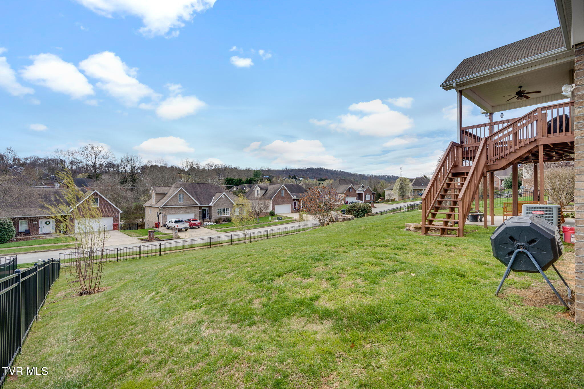 121 Springwinds Loop Johnson City, TN 37601 - Photo 55 of 72 054