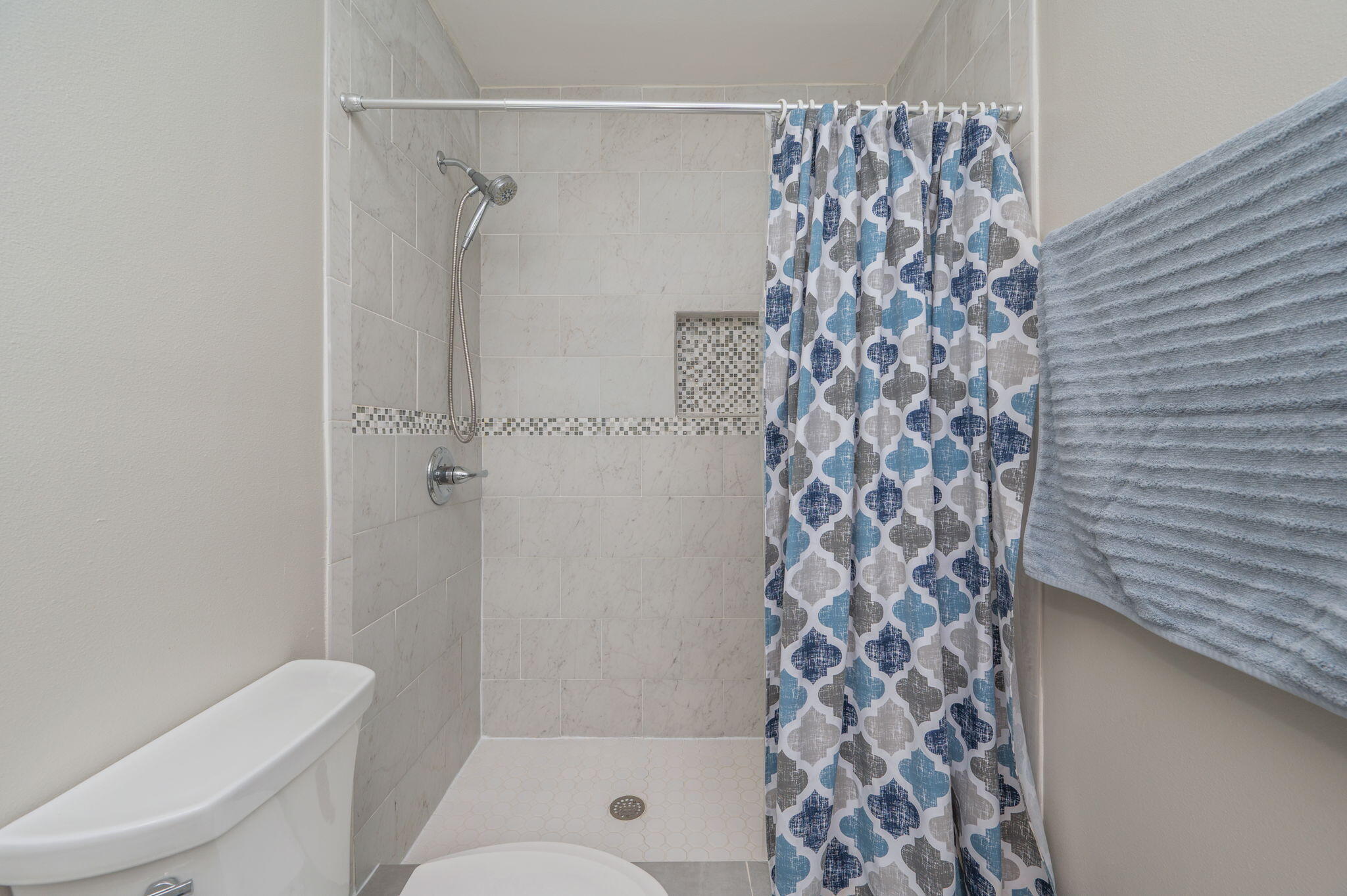 1674 19th Street Niceville, FL 32578 - Photo 24 of 48 Private Full Bathroom