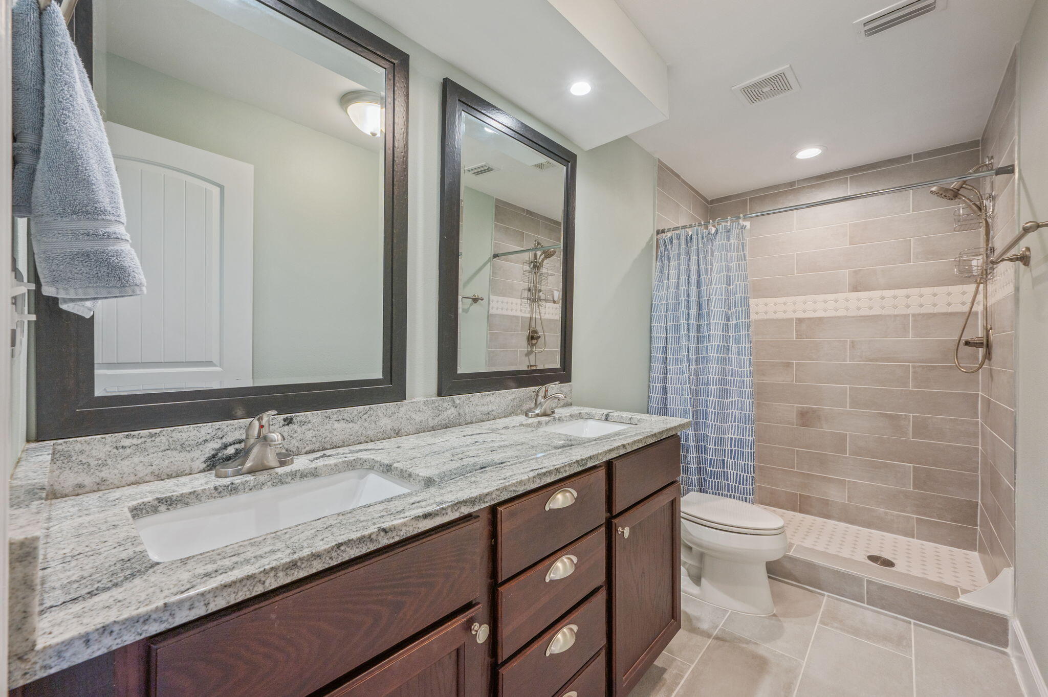 1674 19th Street Niceville, FL 32578 - Photo 34 of 48 Second Master Bathroom