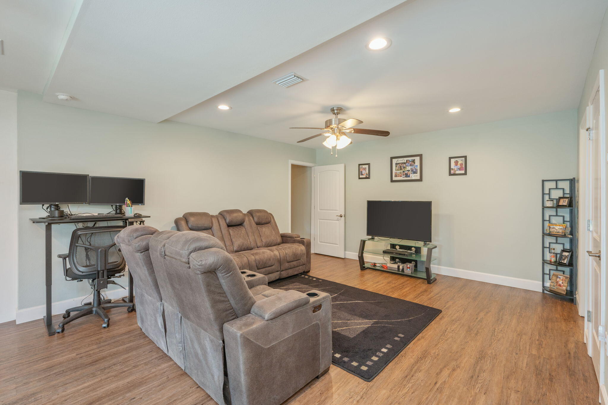 1674 19th Street Niceville, FL 32578 - Photo 35 of 48 Rec Room, Great Room, use it your way!