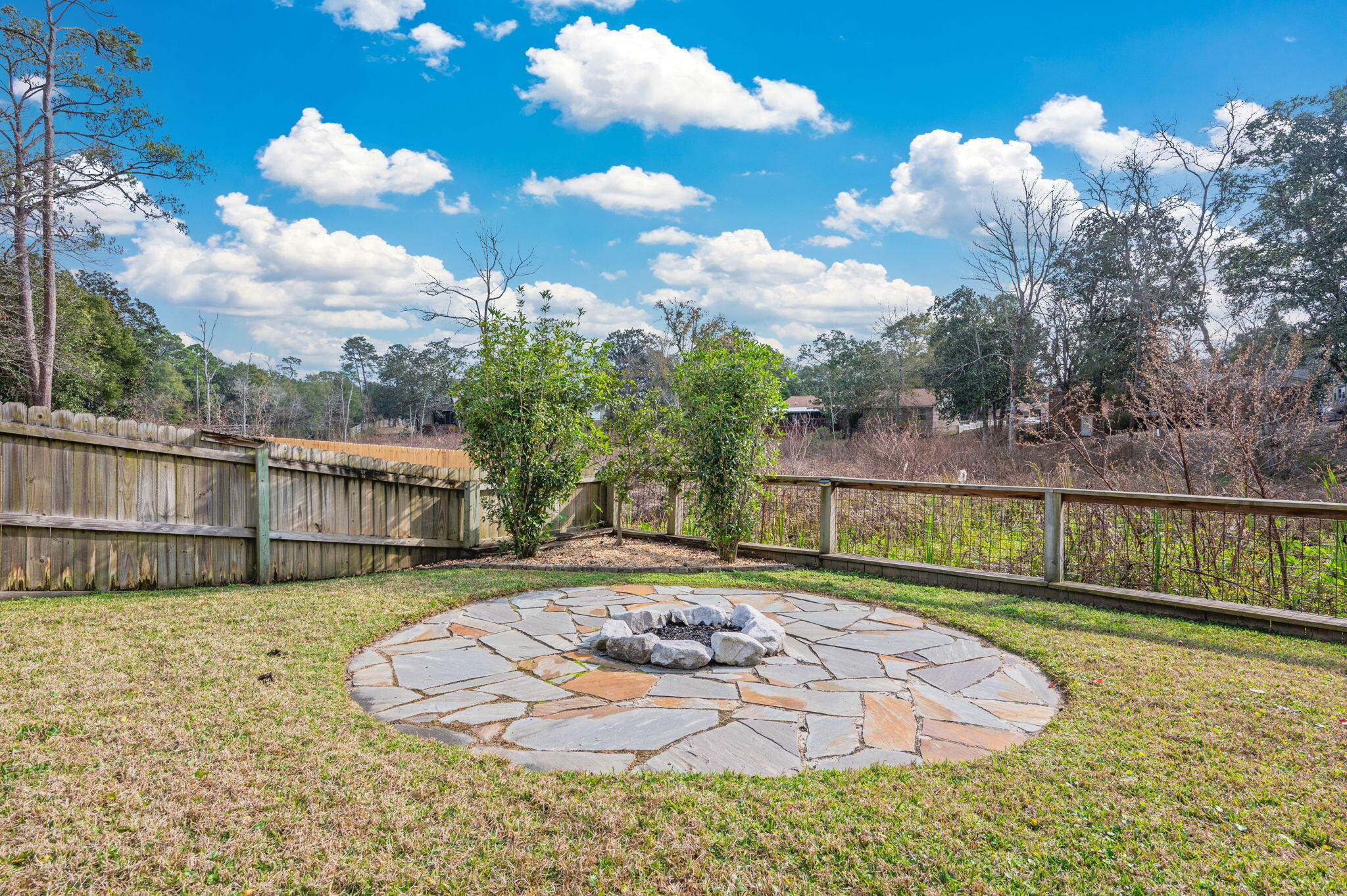 1674 19th Street Niceville, FL 32578 - Photo 42 of 48 Outdoor Fire Pit