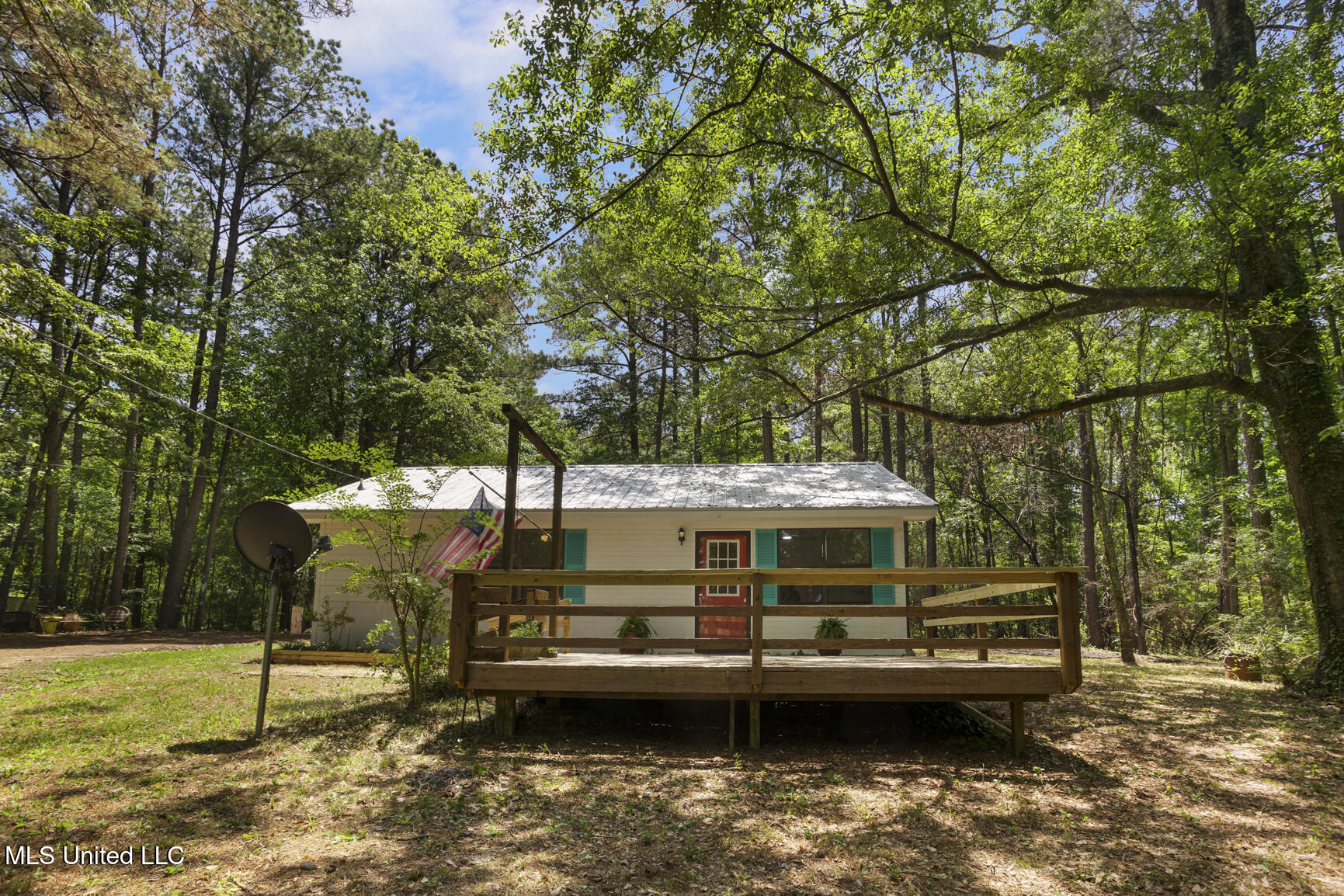 156 Country Estates Road Florence, MS 39073 - Photo 2 of 22 156 Country Estates Rd-2