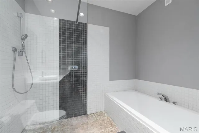 $179,000 | 1010 St Charles Street, Unit 904, St. Louis, MO 63101