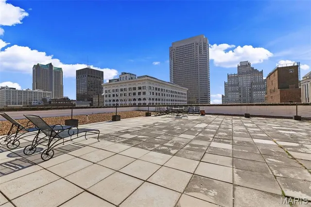 $179,000 | 1010 St Charles Street, Unit 904, St. Louis, MO 63101