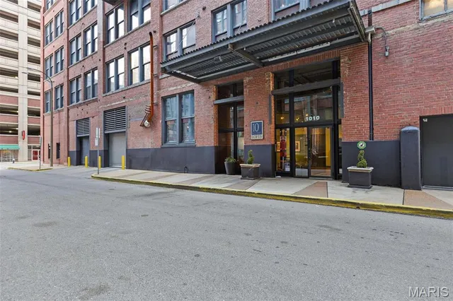 $179,000 | 1010 St Charles Street, Unit 904, St. Louis, MO 63101