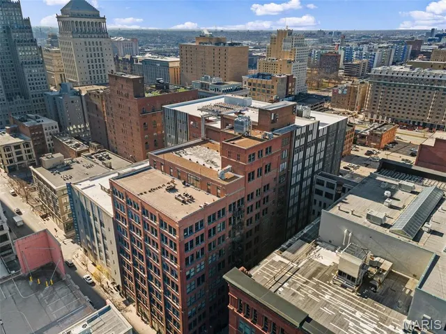 $179,000 | 1010 St Charles Street, Unit 904, St. Louis, MO 63101