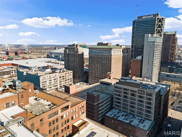 $179,000 | 1010 St Charles Street, Unit 904, St. Louis, MO 63101