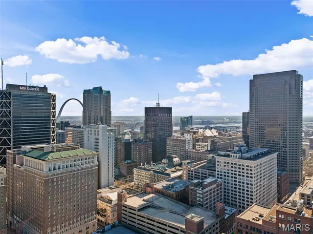 $179,000 | 1010 St Charles Street, Unit 904, St. Louis, MO 63101