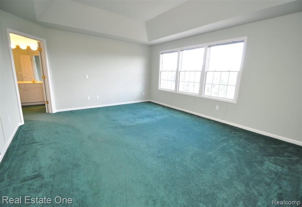 780 Loggers Circle Rochester, MI 48307 - Photo 27 of 61 Master w/Pan Ceiling