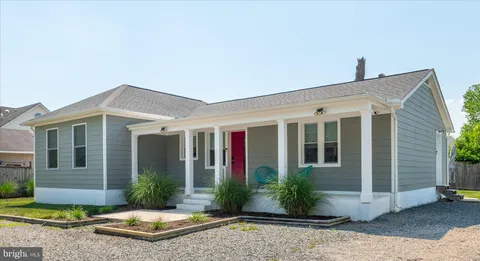 $825,000 | 2944 Random Road, Falls Church, VA 22042