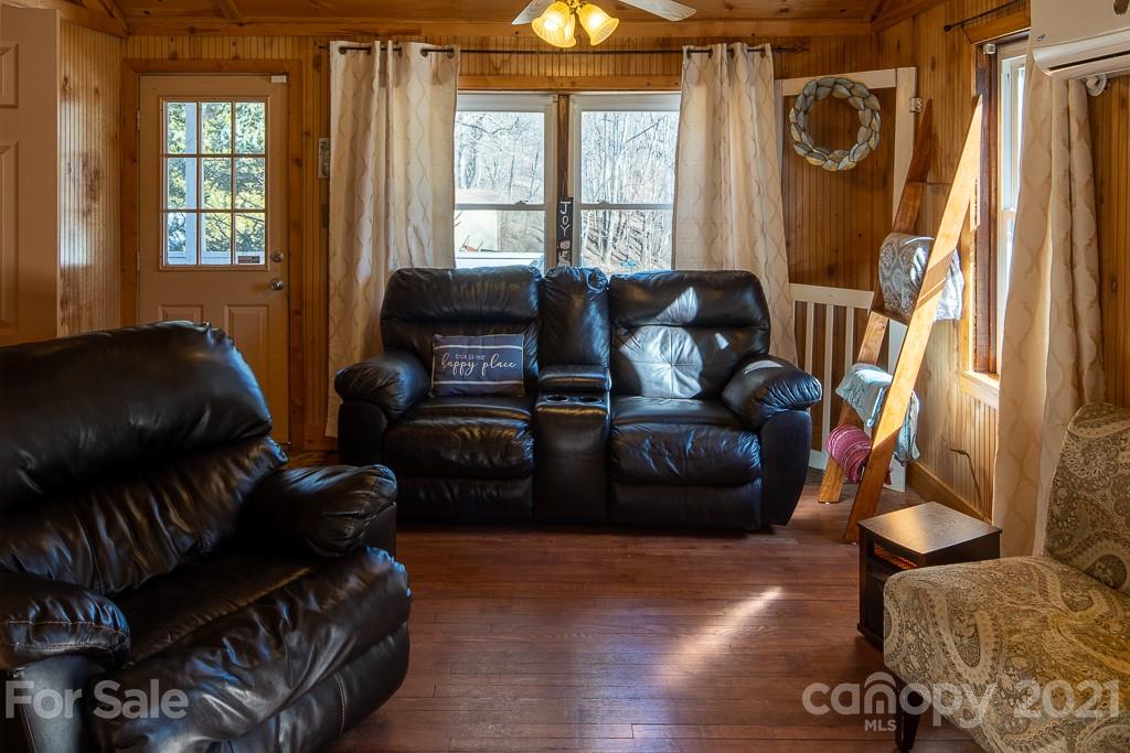 1321 Orchard Road Deep Gap, NC 28618 - Photo 3 of 40 a living room with furniture and a window